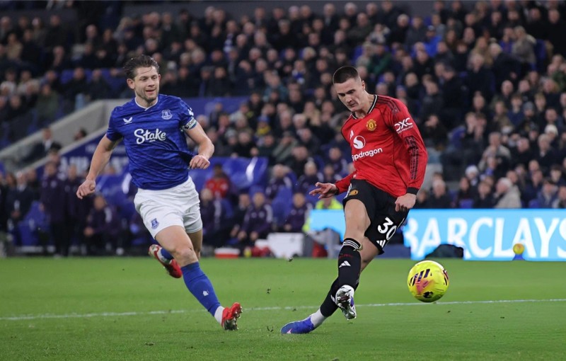 Everton bị đánh giá thấp hơn Man United